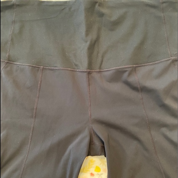 GapFit Maternity Leggings - Picture 2 of 6